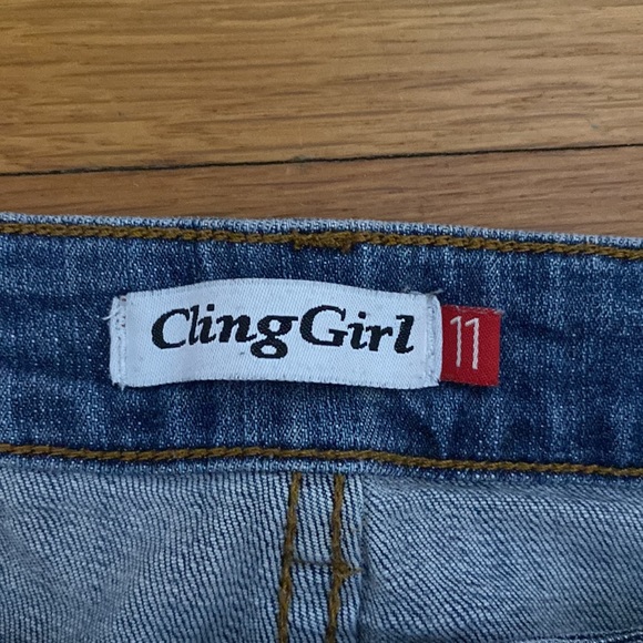 Cling Girl Mid Rise Skinny Jeans - Picture 2 of 4